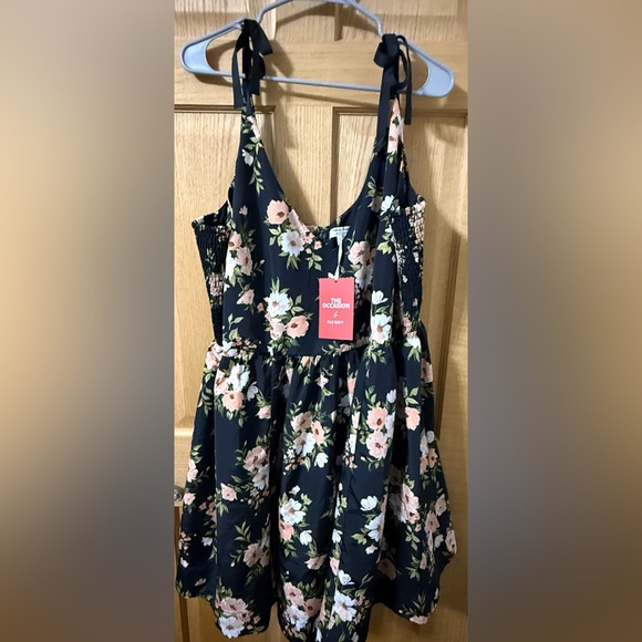 Old Navy Dresses & Skirts - NWT Old Navy Floral Midi Dress - Black and Pink